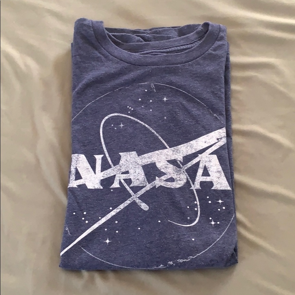 Men’s small NASA tee shirt